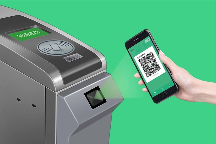 Metro QR code scanning in China Metro QR code scanning in China