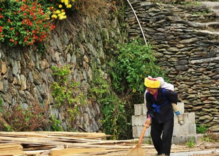 Soft Hike to the Zhuang Ethnic Minority Village