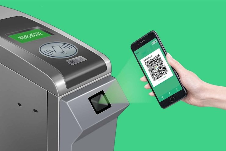 Metro QR code scanning in China Metro QR code scanning in China