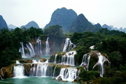 Green Travel China, Detian Waterfalls, China