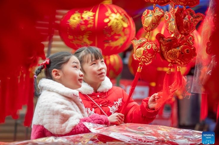 Kids enjoying CNY Kids enjoying CNY