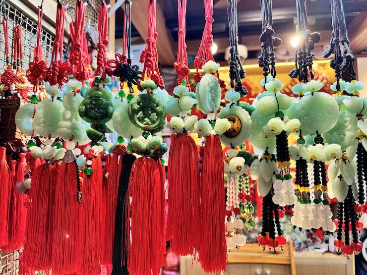 Yu Yuan Bazaar Stalls Yuyuan Bazaar Stalls