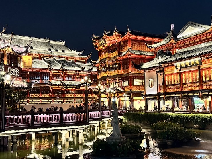 Yuyuan Gardens at night